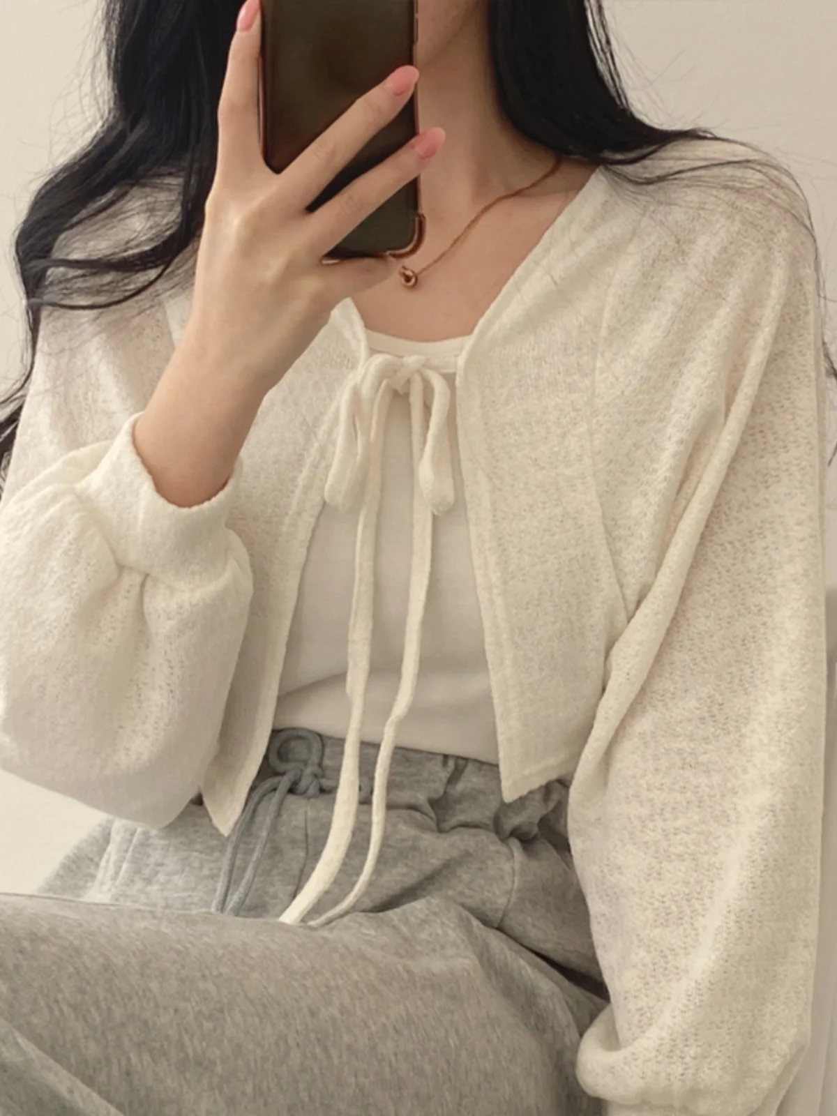 

Chic Early Spring ort Svel V-Ne Long Sve Women's Design Sense White Belted Open Cardigan Thin Sun Protection Top