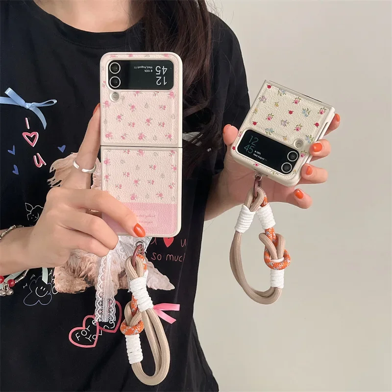Retro Style Little Flower Phone Case for Samsung Galaxy ZFlip6 4 3 Hard Cover for Flip5 Flip3 Flip4 Solid Shell Bracket