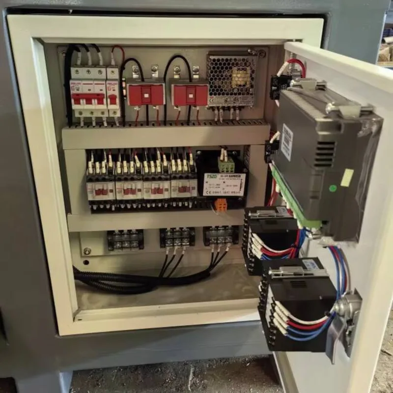 كسارة عمود مزدوجة منخفضة الانبعاثات عالية الكفاءة مع مطحنة متعددة الوظائف لاحتياجات المصنع #6