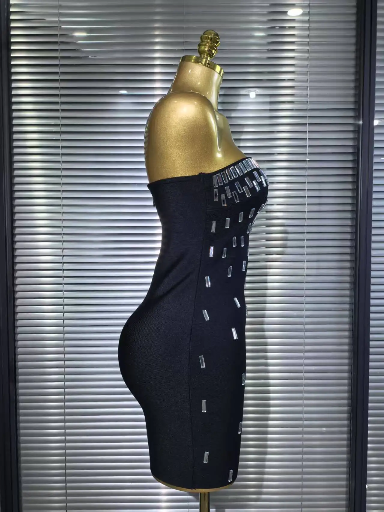 Topkwaliteit vrouwen sexy strapless stralende kristallen bodycon mini-bandagejurk elegante avondfeest cockail vakantie-outfit