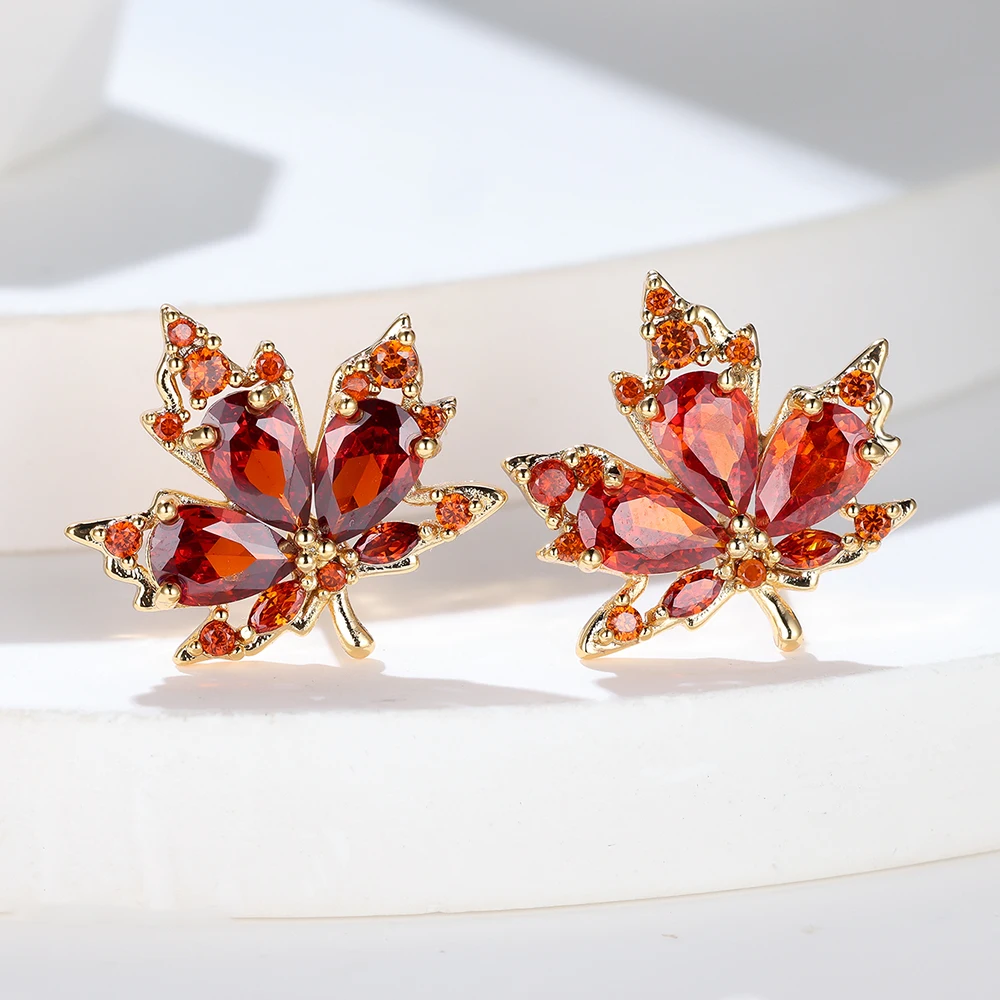 Temperament French Style Red Maple Leaves Stud Earrings for Women Delicate Cubic Zirconia Crystal Earrings Wedding Party Jewelry