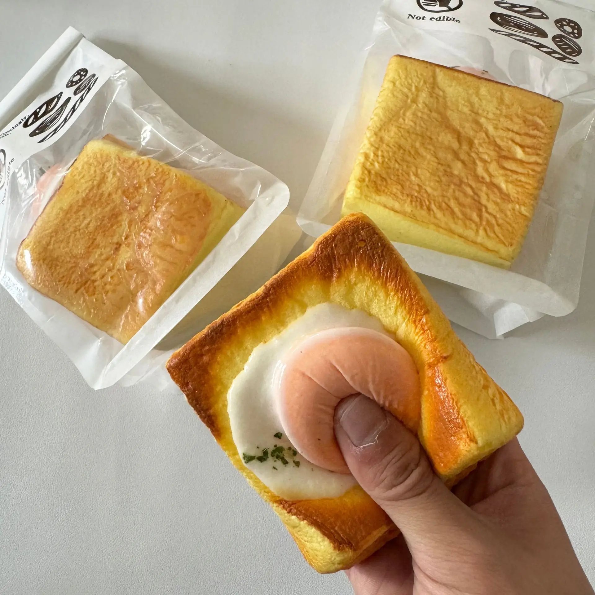 1Pcs Simulated Cube Toast Omelette PU Slow Rebound Toy Stress Relief Toy Creative Food & Play Bread Pinch Music Fidget Toy Gifts