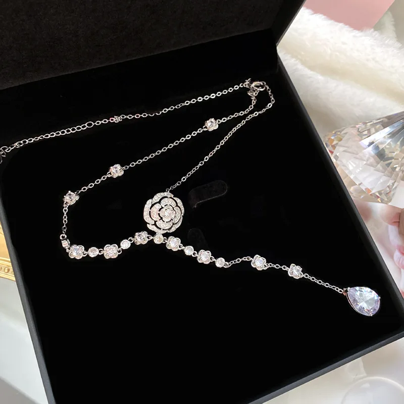 

2025 New Fringe Camellia Necklace Simple And Versatile Fashion Jewelry For Women