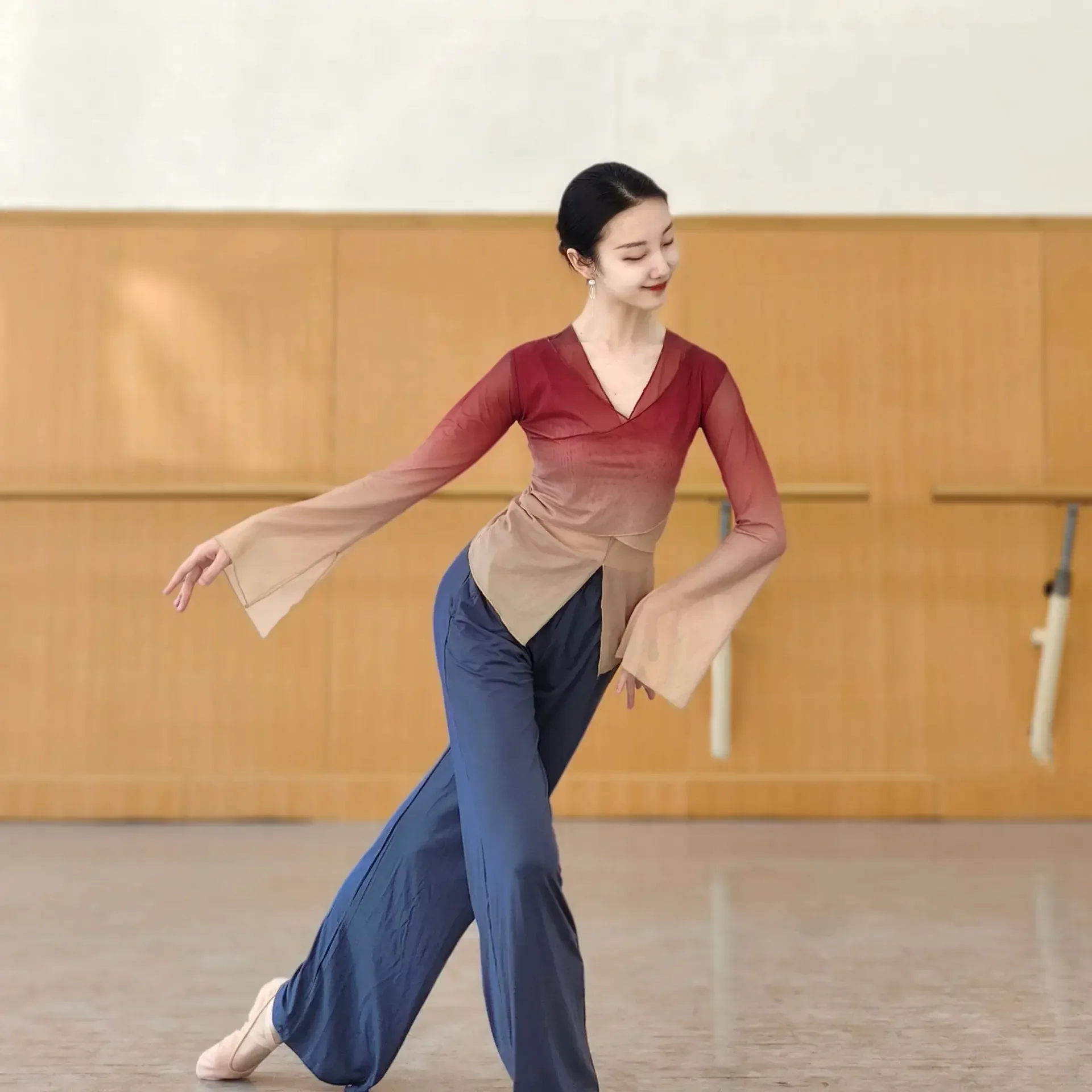 Klassische allmähliche Änderung Körper Reim Gaze Kleidung Praxis Kleidung weiblichen chinesischen Tanz Volkstanz moderne Tanzkleidung