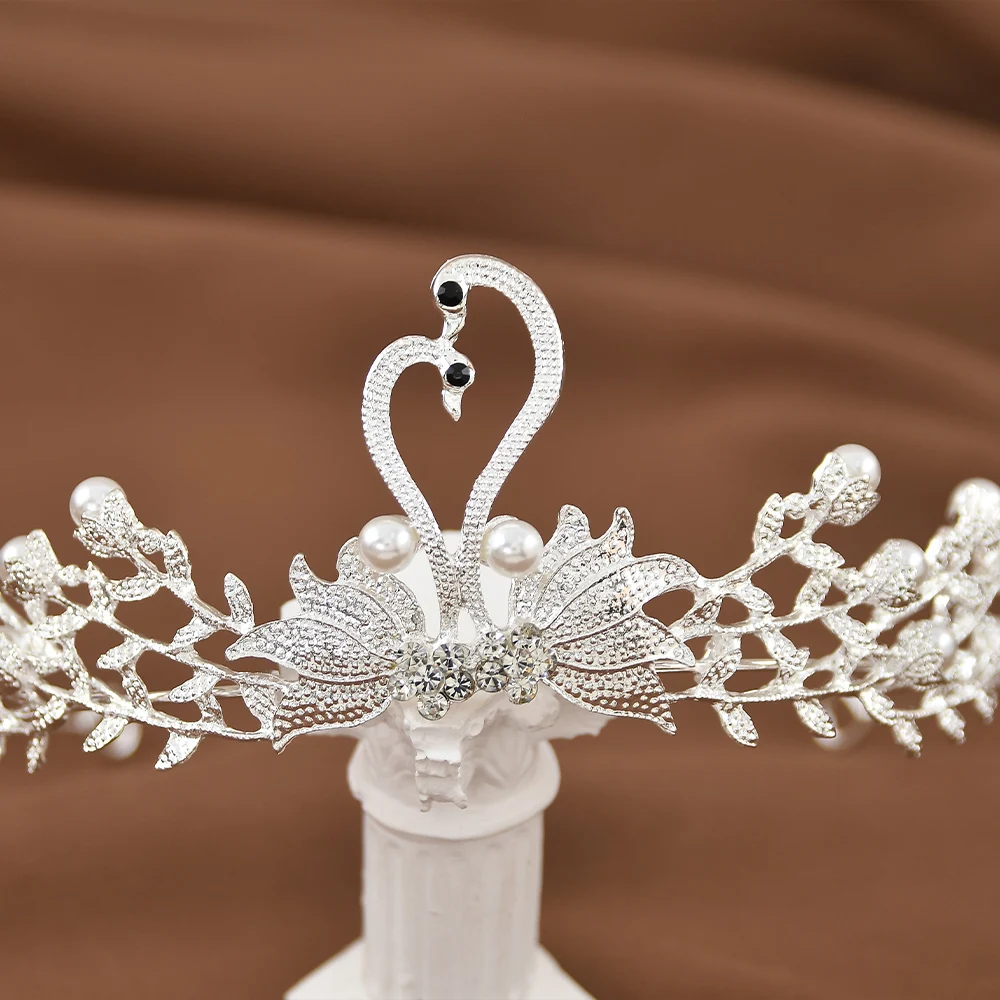 Head Bands Crown European and American Fashion Swan Crystal Tiaras Bridal Crown Wedding Ornament Birthday Party Headdress