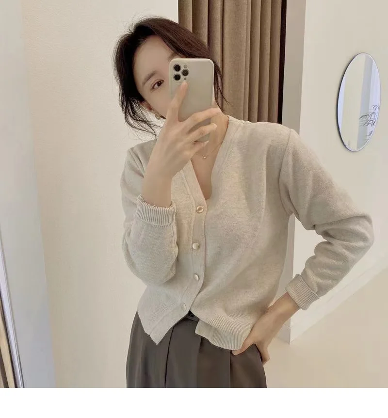 Long Sleeve Cashmere Cardigan Women Knitted Sweaters Autumn and Winter V-Neck Top Cashmere Women Cardigan