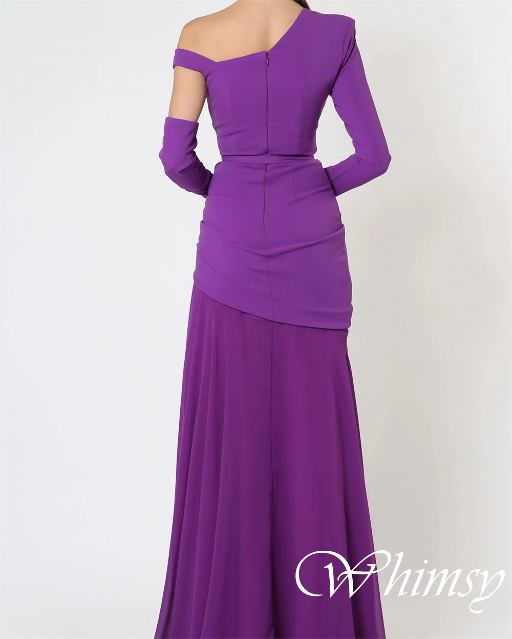 فستان سهرة مخصص برقبة على شكل حرف V مكشوف الكتفين وأكمام طويلة مستقيمة بطول الأرض فستان كوكتيل أرجواني بفتحة أمامية للحفلات الراقصة