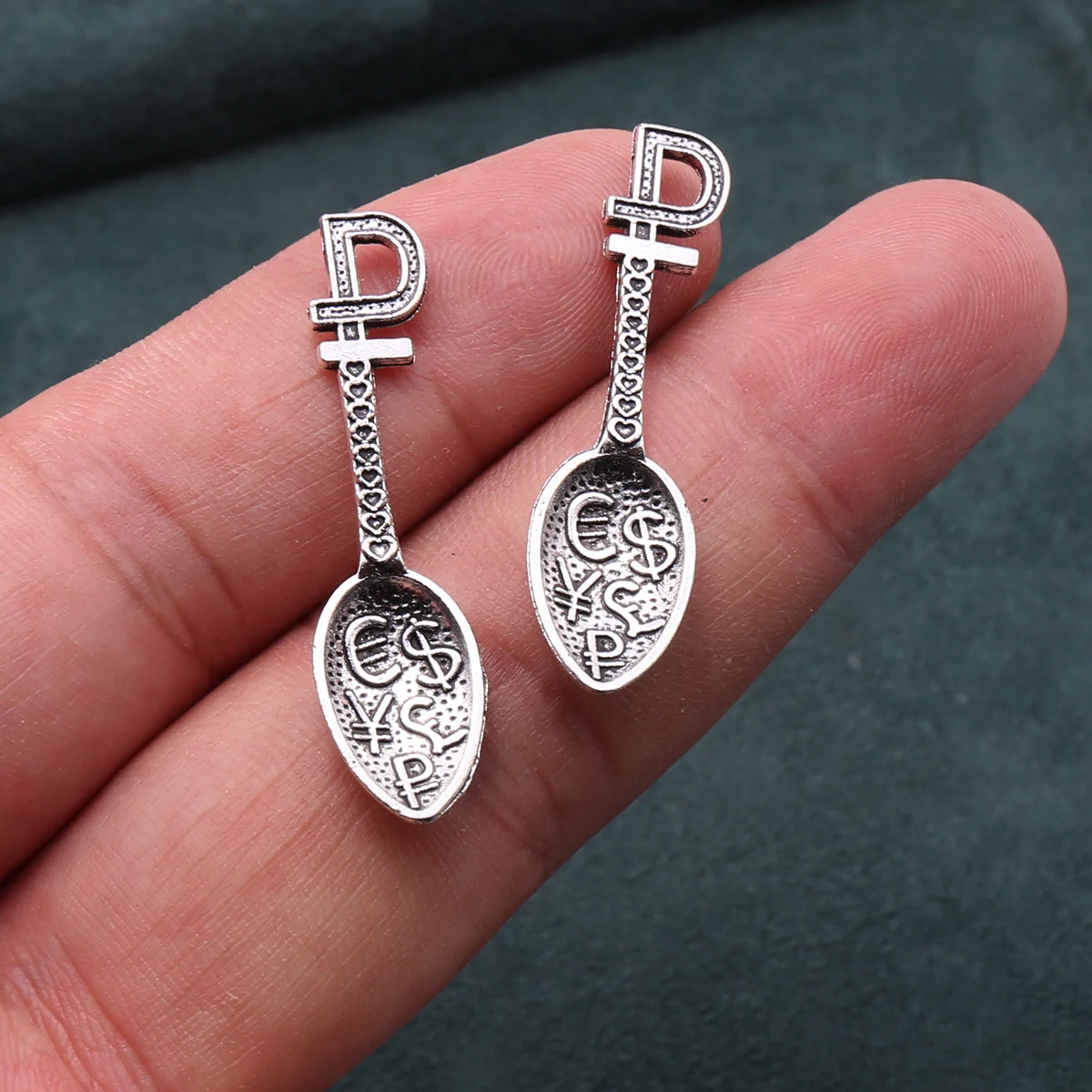 10-Piece Set of Vintage Fortune-Telling Spoons Accessories, European-Style Embossed Spoon Pendants, Suitable for DIY Bracelets, Necklaces, Earrings, and Hanging Ornaments, Handmade Weaving Accessories view 5