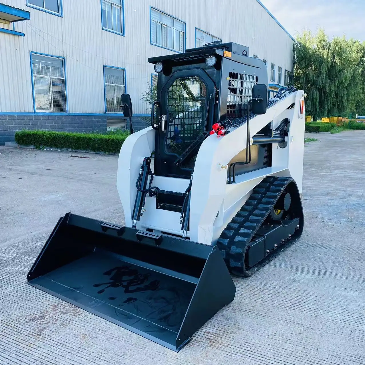 Kubota Engine Customized Skid Steer Loader - Crawler Type With Grapple Bucket 1 Year Warranty