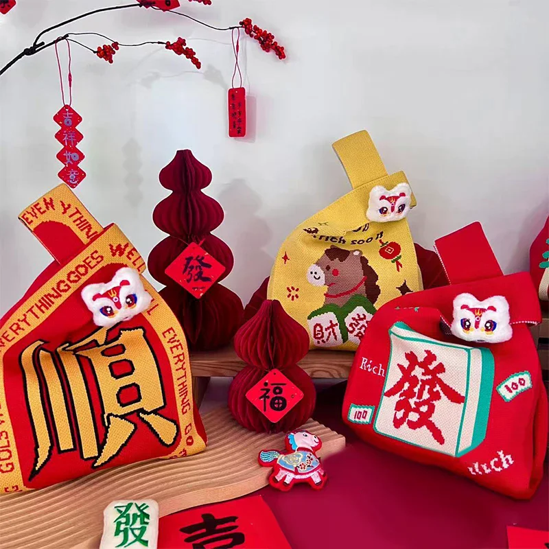 2026 السنة الجديدة الكرتون التميمة المهر محبوك شنطة هدايا يده كيس الحلوى سعة كبيرة عقدة حقيبة الرسغ لطيف أكياس التسوق القابلة لإعادة الاستخدام