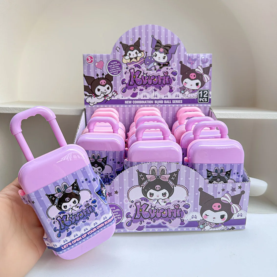 Kolekcje ekskluzywne w formie walizek-niespodzianek, breloczków, zawieszek i biżuterii, dostępne tylko na transgraniczne zakupy.