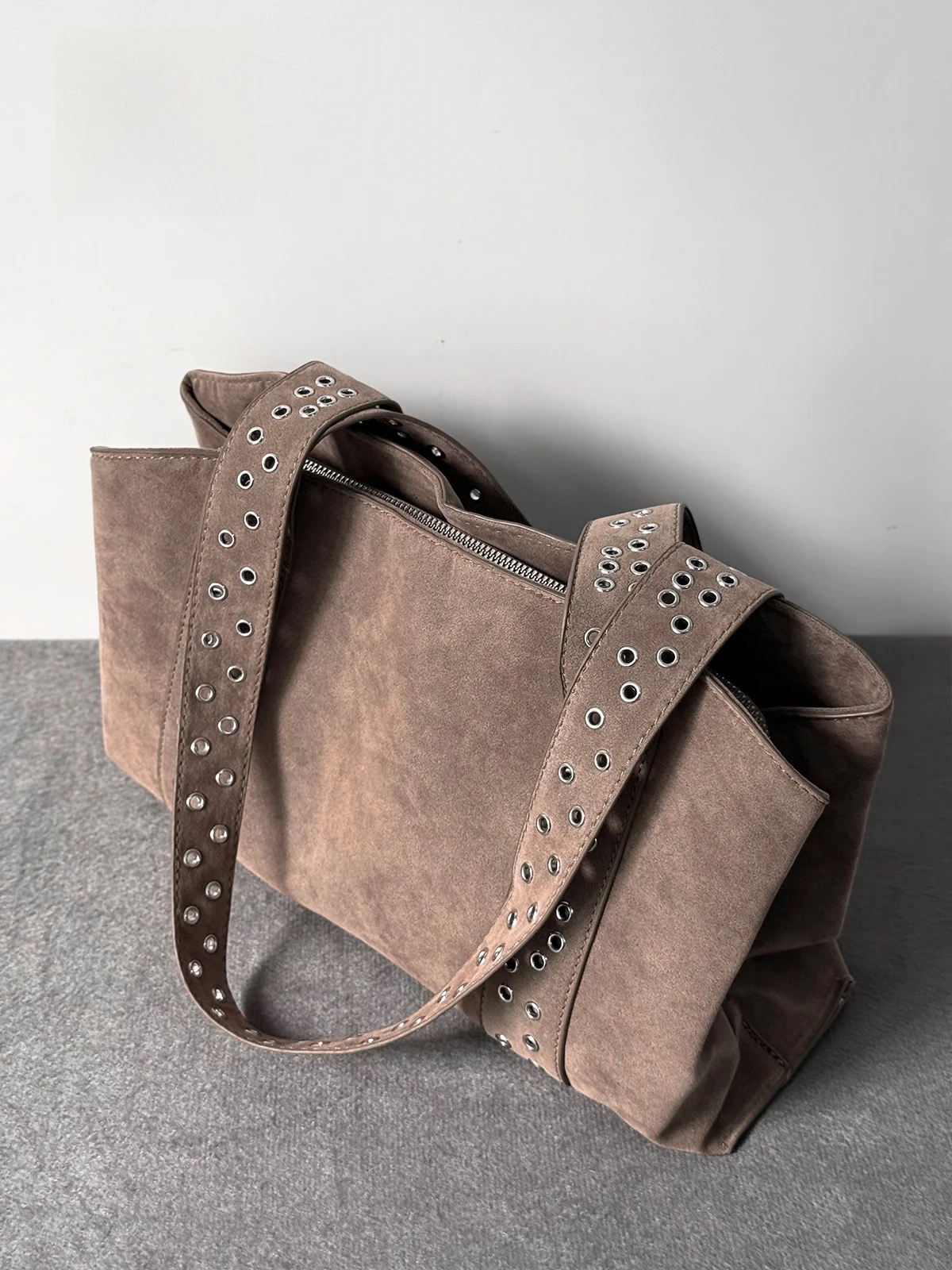 borsa-tote-retro-americana-con-rivetti-effetto-vissuto-borsa-da-moto-per-pendolari-borsa-a-mano-in-pelle-opaca-sexy-da-ragazza-chiusura-con-cerniera-quadrata-unisex