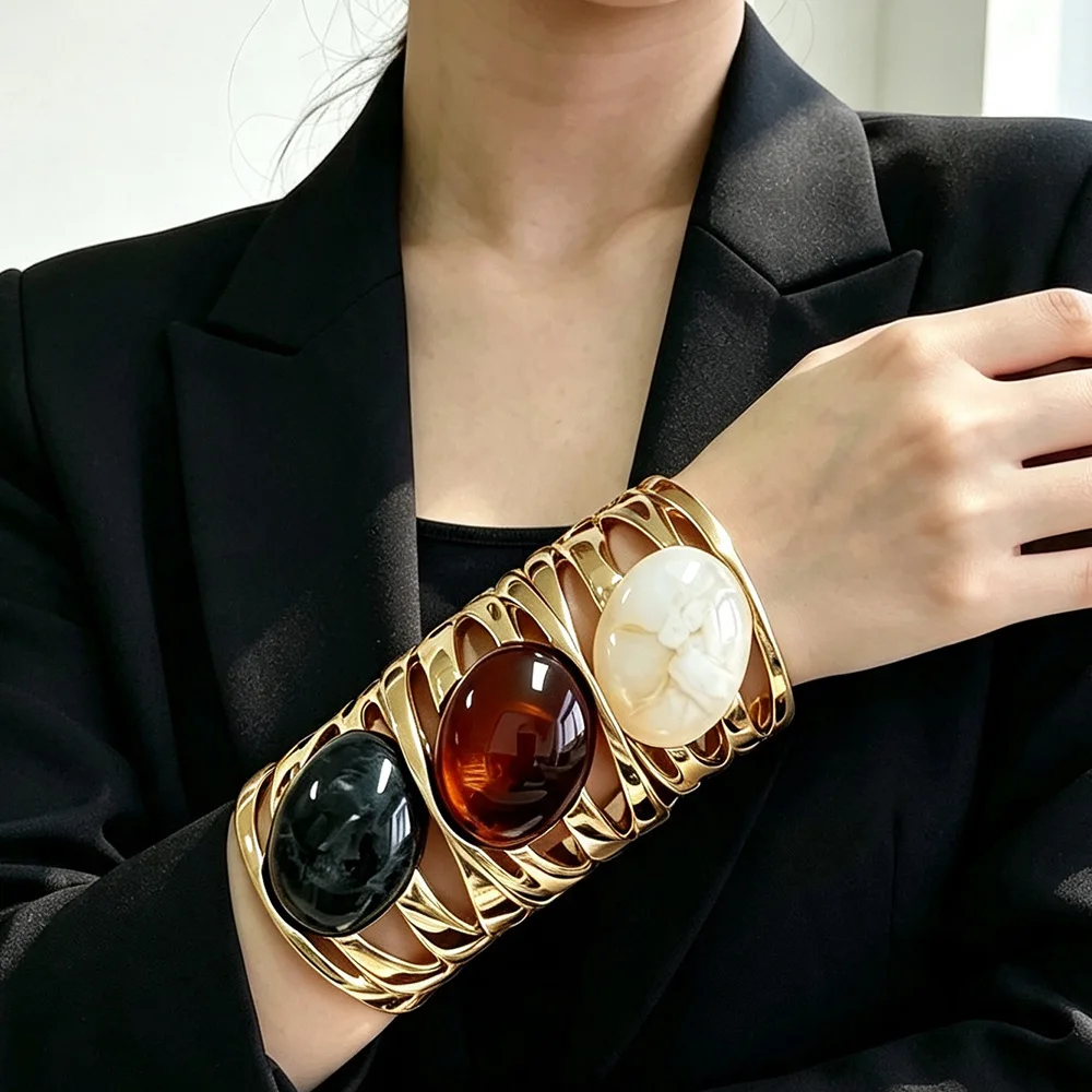 Vintage Exaggerated Large Stone Bangle for Women Retro Hollow Ellipse Round Fashion Bracelet Jewelry Accessory