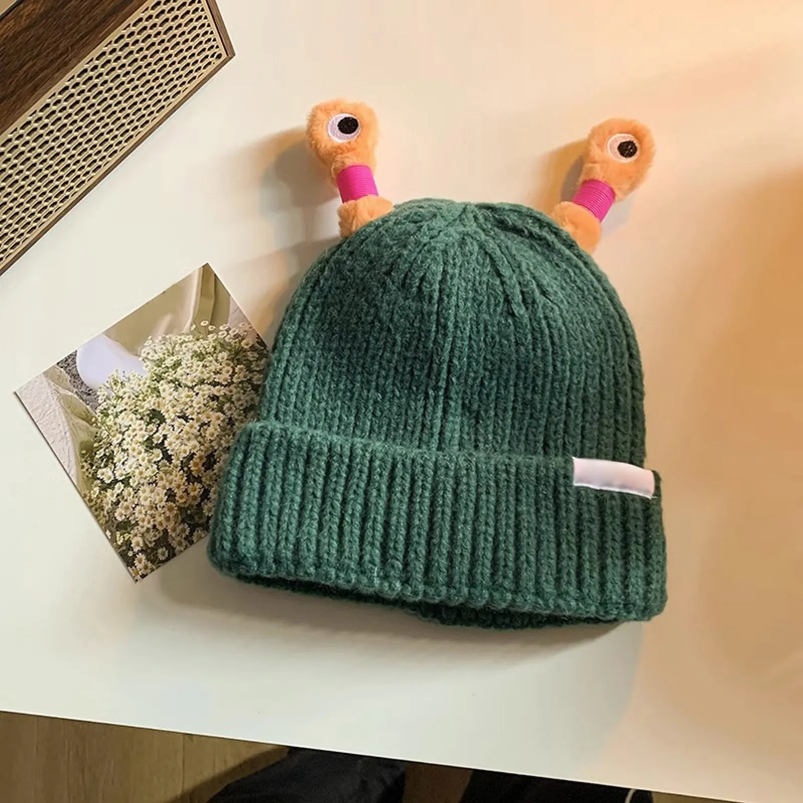 

Kids Cute Knitted Beanie Hat With Eyes Solid Color Winter Warm Hat LED Glowing Antennae Funny Cartoon Party Cap Wool Beanie Hat