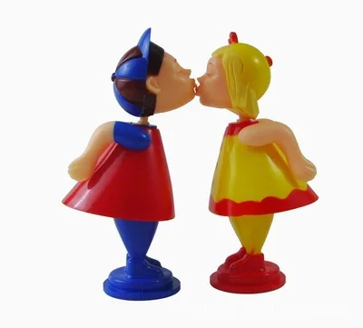 Children's magnetic toys kissing dolls creative gifts kissing villains parent-child activities gifts