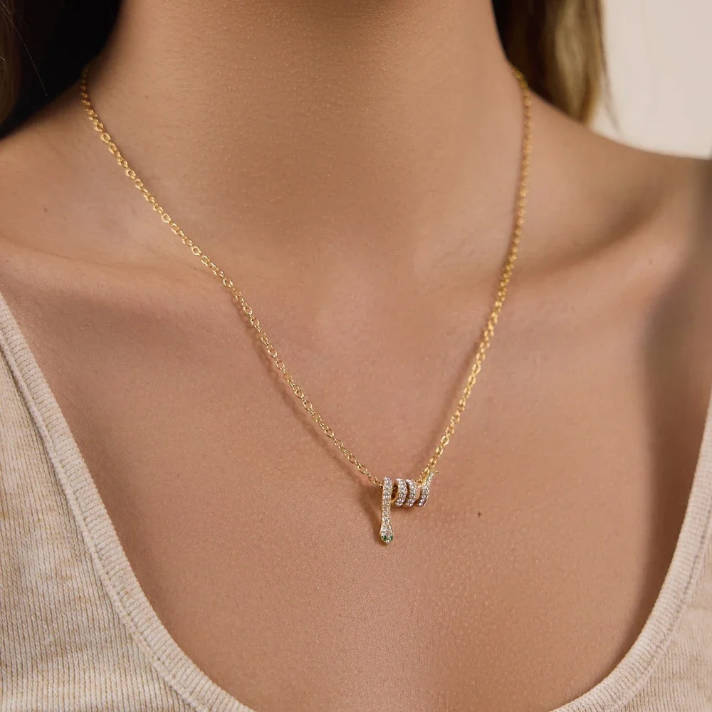 Delicate Crystal Snake Pendant Necklace For Women Minimalist 18K Gold PVD Plated Stainless Steel Necklace Fashion Jewelry