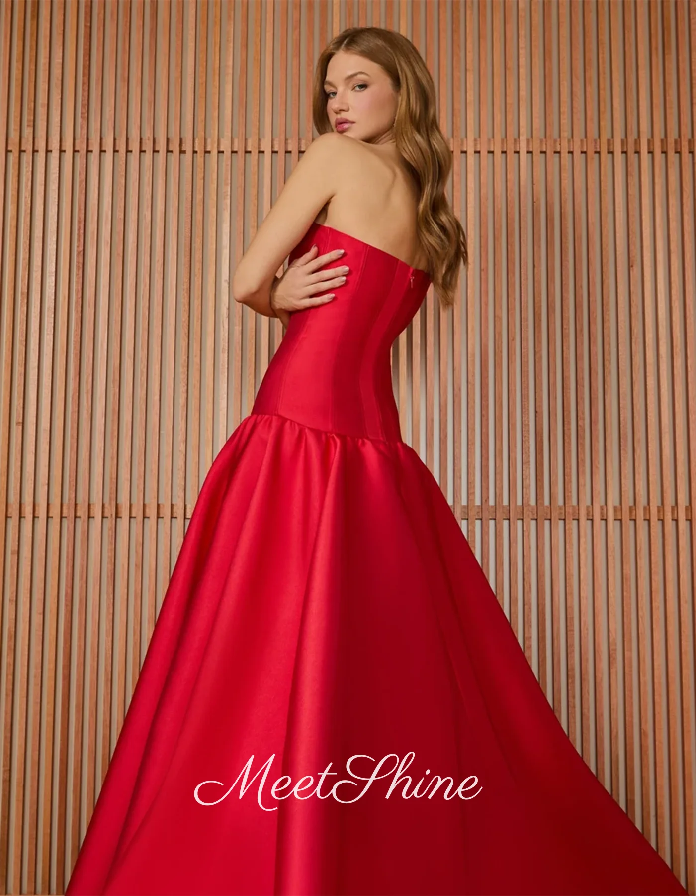 Robe de soirée moderne en Satin rouge, ligne a, sans bretelles, sans manches, avec traîne de balayage, dos nu, robe de bal de mariage formelle, personnalisée