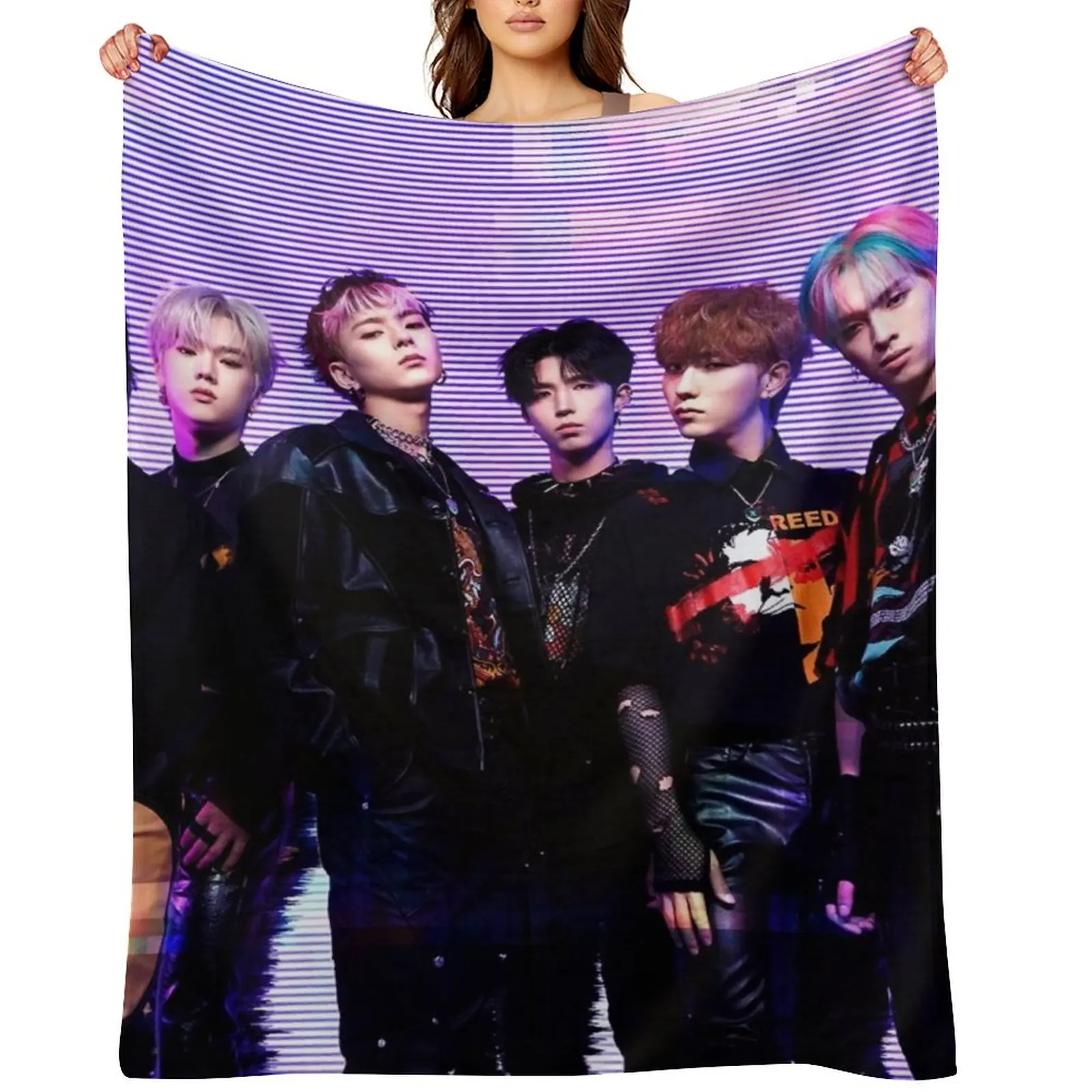 

Xdinary Heroes - Hello, World! Throw Blanket Flannel Nap Furry Giant Sofa Blankets