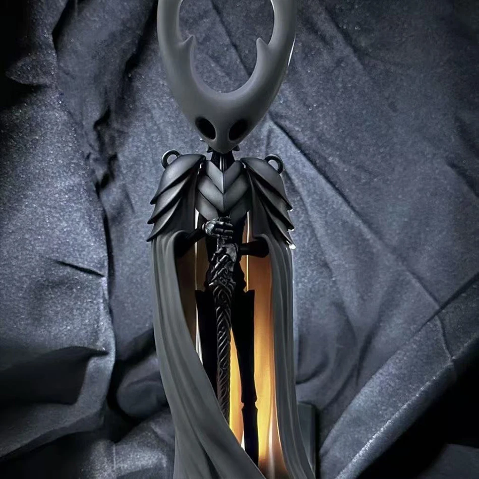 Hollow Knight Three Swordsmen Spiel Garage Kit Battle Car Cake Desktop-Modelle Chassis Dekorationen Exquisite PVC-Figuren Jungenspielzeug – Detail 5