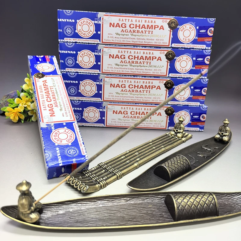 5 Cajas de Incienso Satya NAG Champa con 1 Portainciensos en Forma de Barco con Diseño de Ancianos Pescando, para Yoga, Meditación, Decoración y Aromatización del Hogar