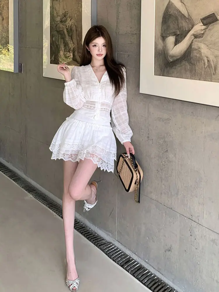 

Korean Style Unique Beautiful V-Neck Top Half Skirt Two-Piece Set Complete OOTD Spring 2026 Fashion Women's Clothing Set