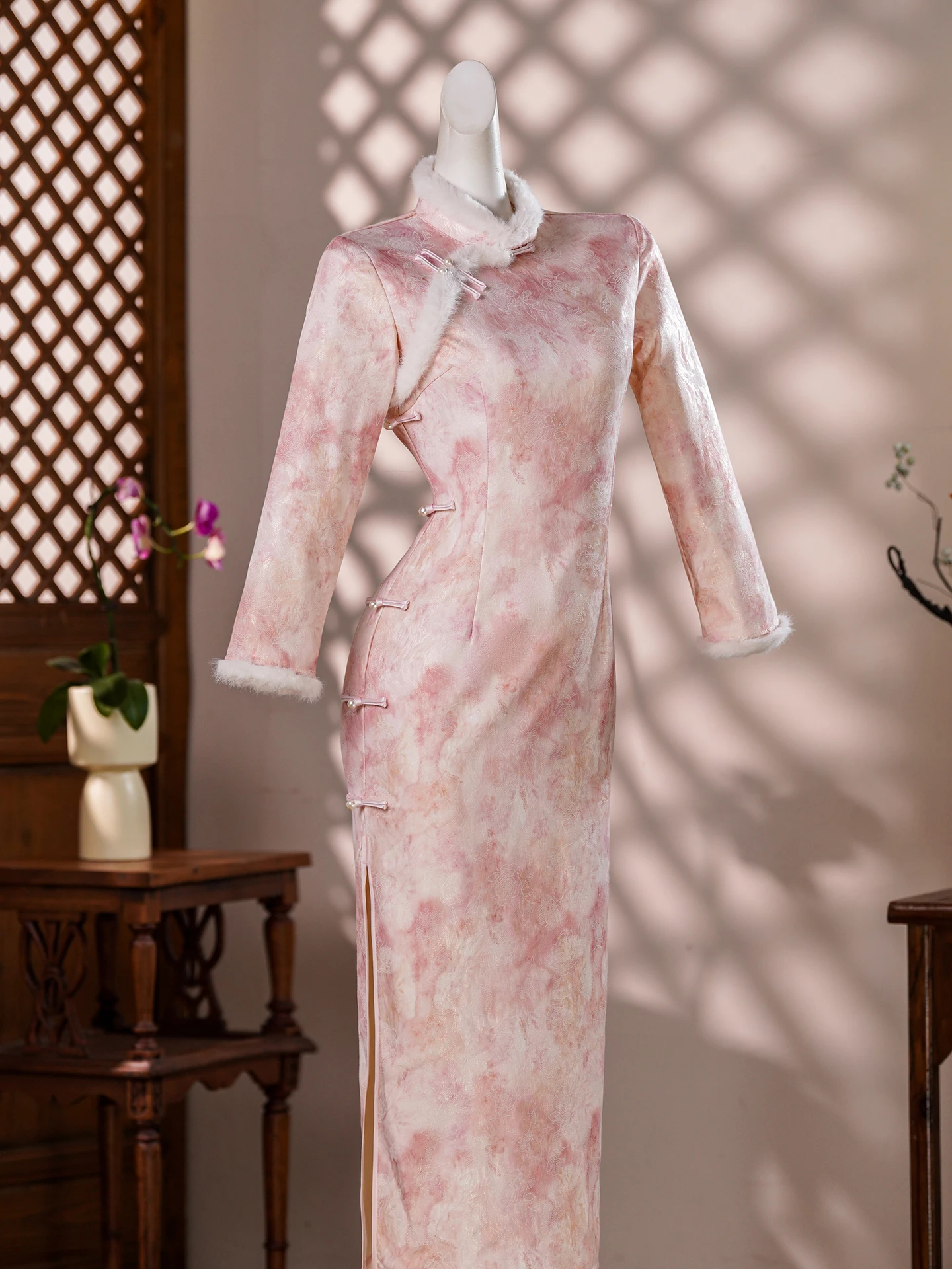 

Розовое зимнее длинное утепленное платье с флисовой подкладкой в традиционном китайском стиле для молодых женщин