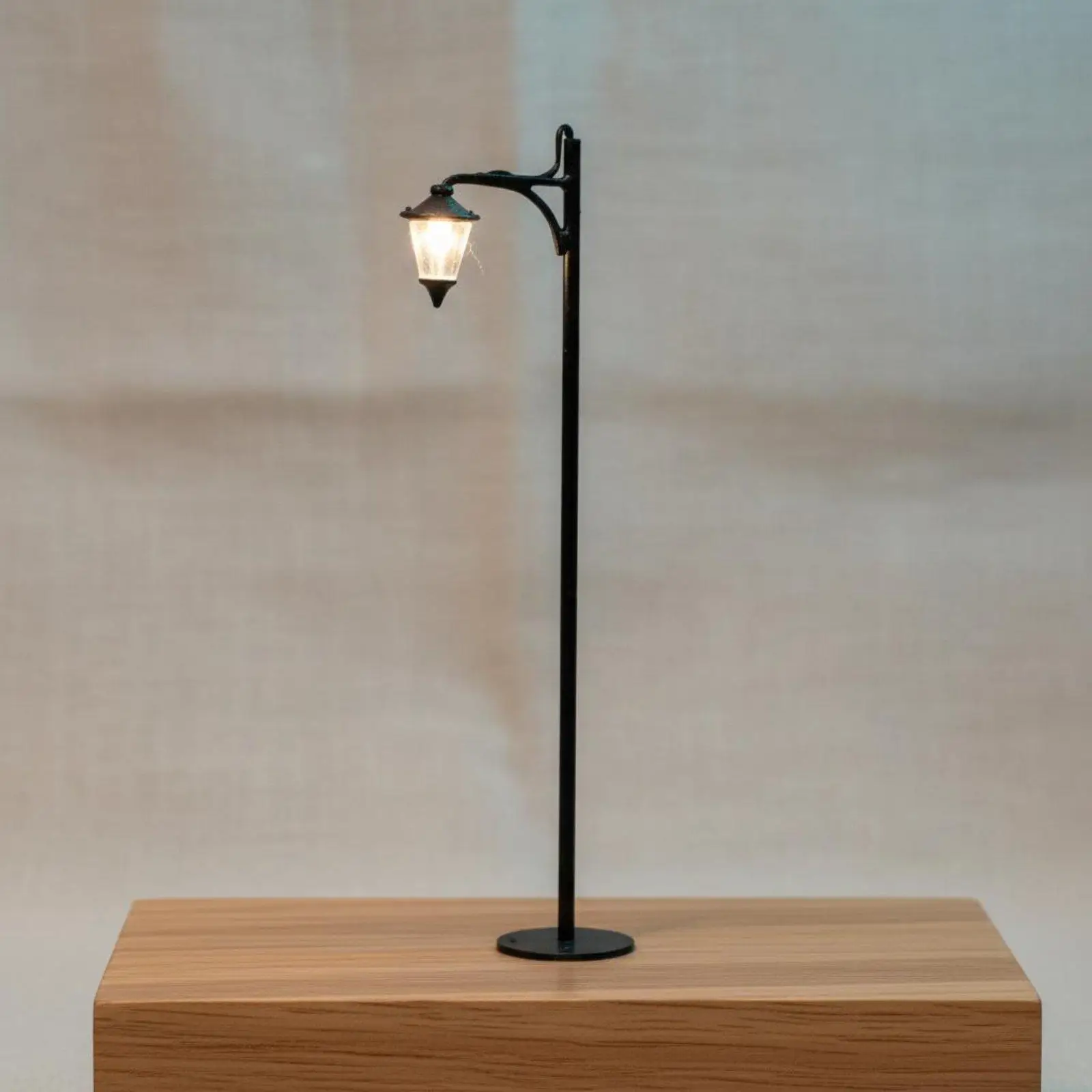 Miniature Street Light European Design Model Scene Street Light Pre-Wired