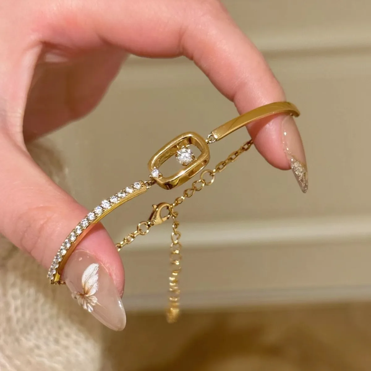 Women New Hollow Vivid Bracelet, Sweet Girly Minimalist Light Luxury Niche Bracelet