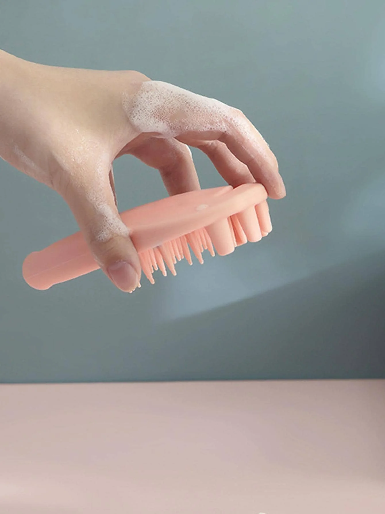 

1PC - Hair Wash Massage Brush Cleaning Scalp Hair Wash Brush Pink