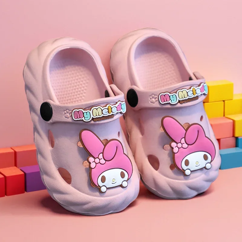 SANRIO MyMelody niemowlę dzieci dziewczęta chłopcy chodzenie dla dzieci antypoślizgowy basen ogrodowy łazienka płaski dom letni lekkie wygodne kapcie