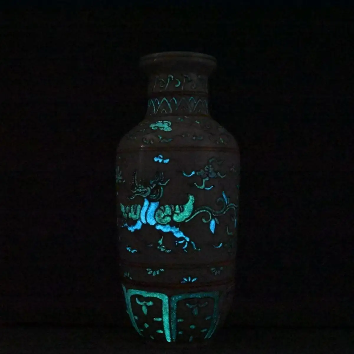 

Редкая фарфоровая бутылка эпохи династии Мин, светящаяся в темноте керамика. # 02, Изделия ручной работы, Бесплатная доставка