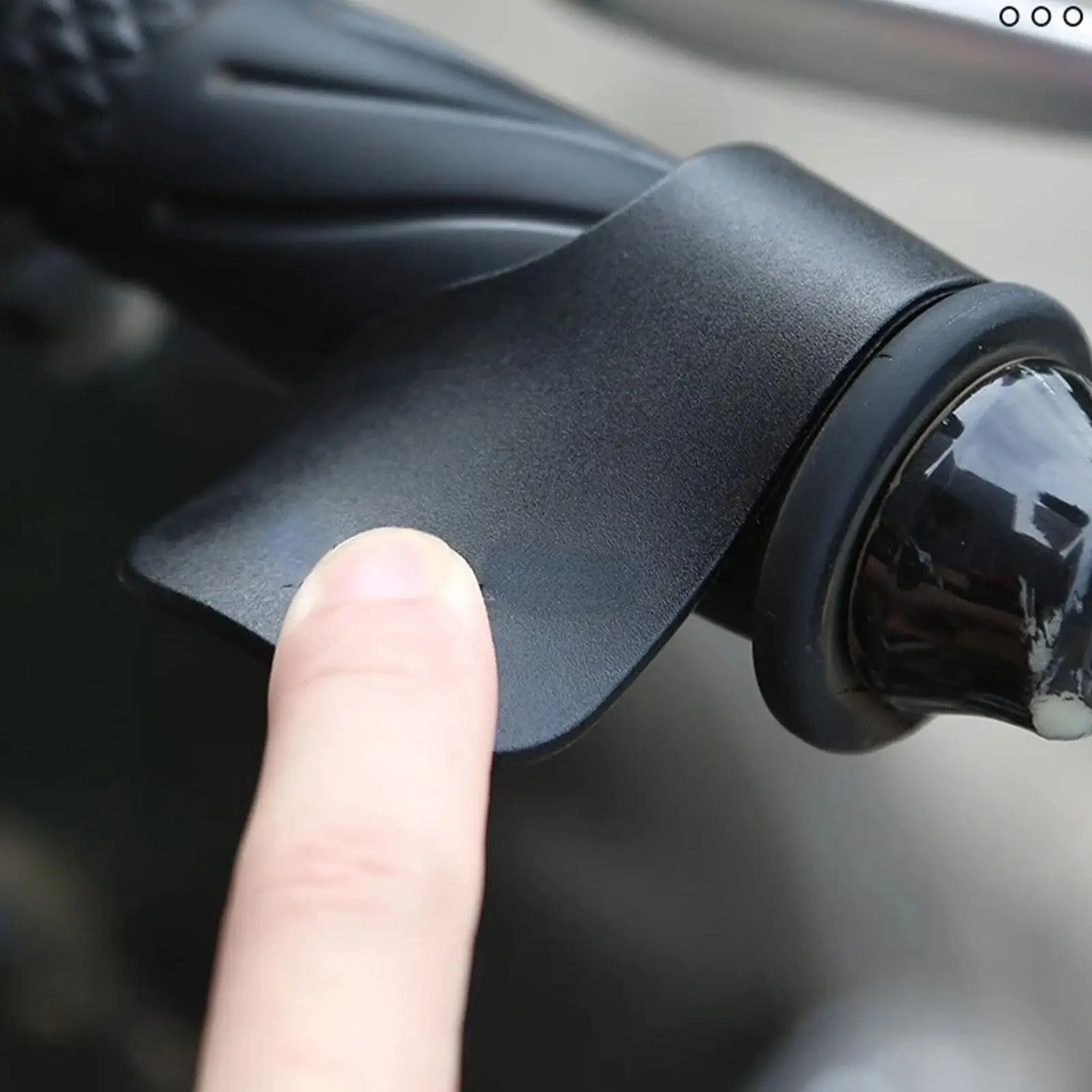 Universal Motorcycle Accelerator Booster Non-Slip Handle Control Assist Grip Handlebar Hand Rest Motor Equipments Accessories