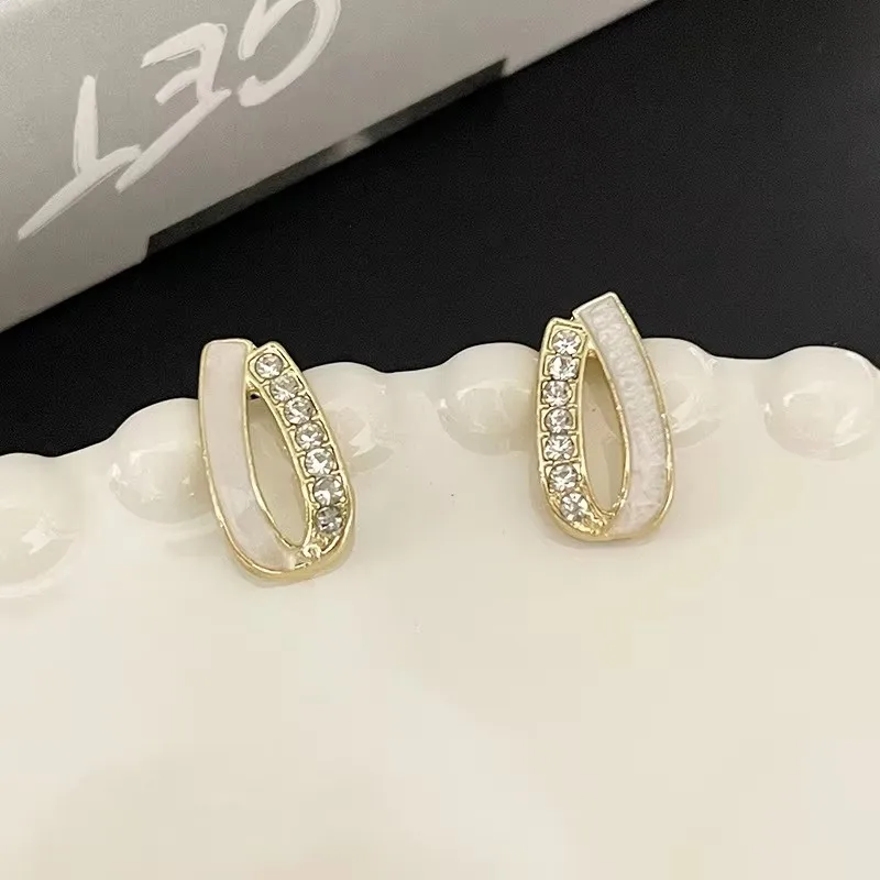 Trendy Neue Weiße Hängende Ohrringe für Frauen Transluzente Acryl Blume Baumeln Ohrringe Strass Imitation Perle Ohr Schmuck – Detail 17