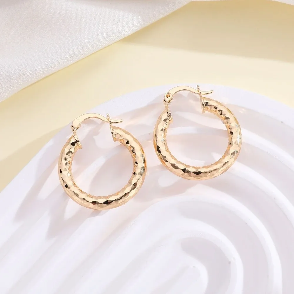 بسيطة الحد الأدنى هوب أقراط خفيفة الوزن الذهب اللون القرط الأطواق مزاجه الذهب هوب أقراط للنساء