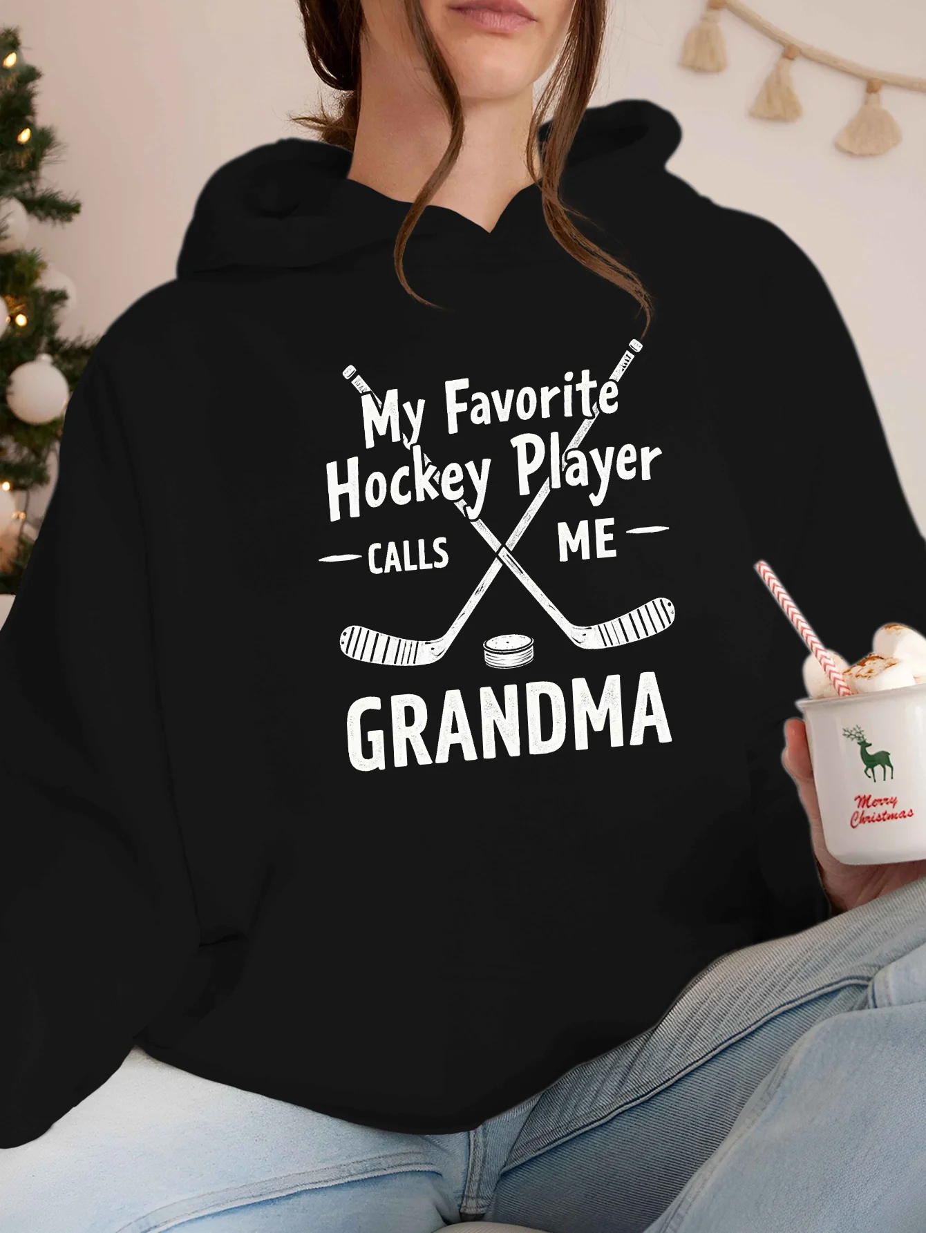 With geometric pattern pockets, a hooded sweatshirt, the pattern reads 