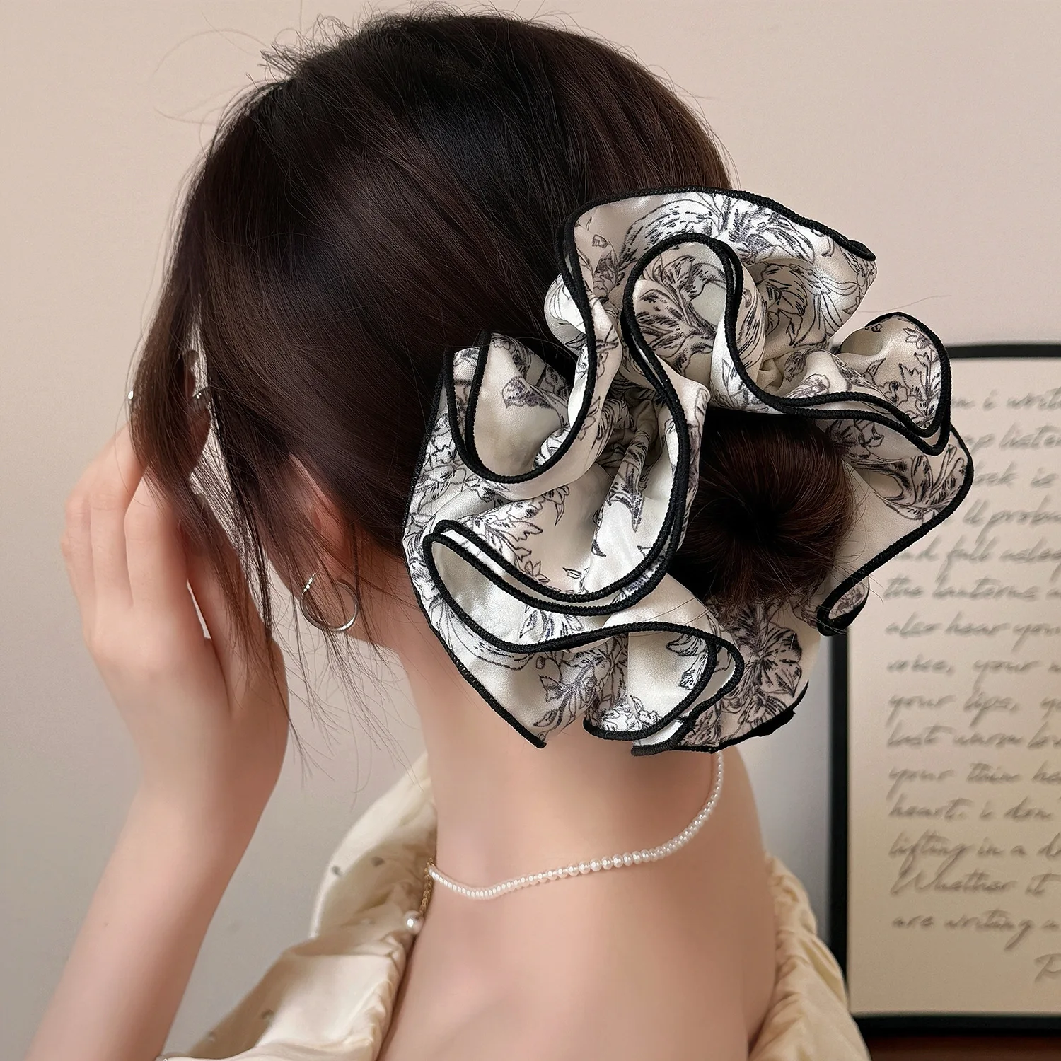 Hot Selling Traditional Chinese Painting Scrunchies 4 Layer High Elastic Hair Ties for Women Low Bun Ponytail Holder