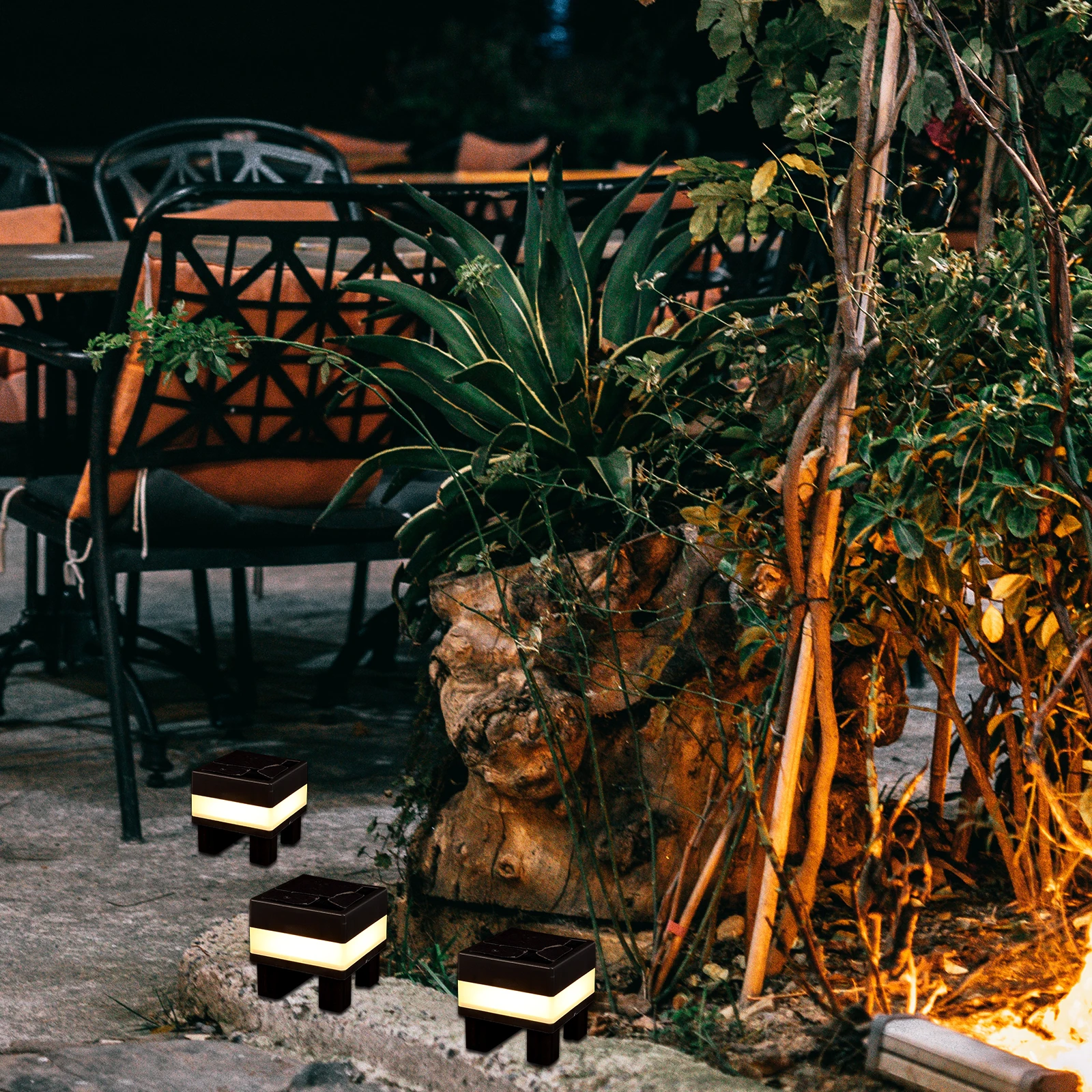 

Backyard Solar Post Lamp Gazebo Wall Light Outdoor Spotlight Plastic Fence Lighting Lights