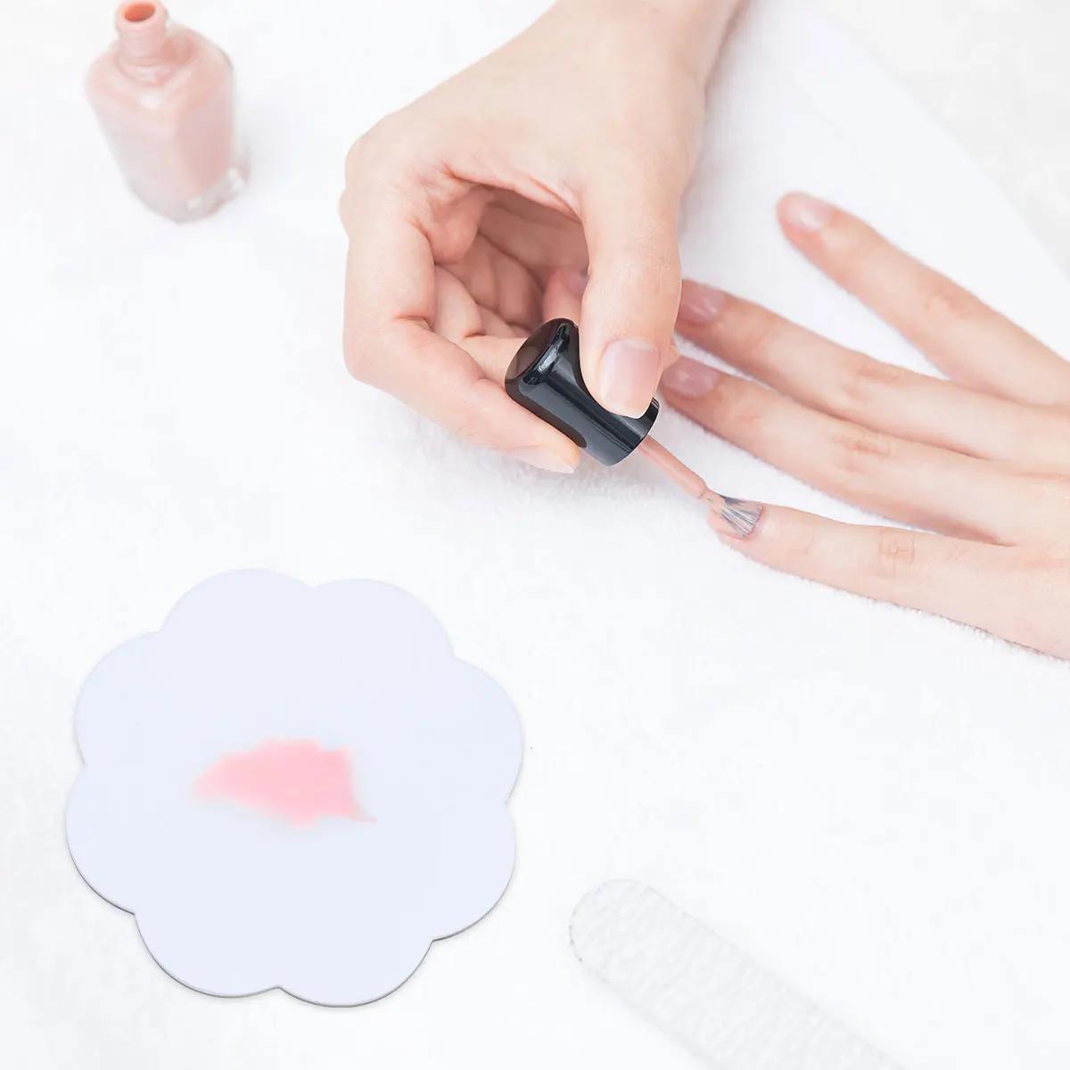 

3 Bags Mixing Color Plate Nail Pads Art Palette Stylish Tray Makeup Pallets Silicone