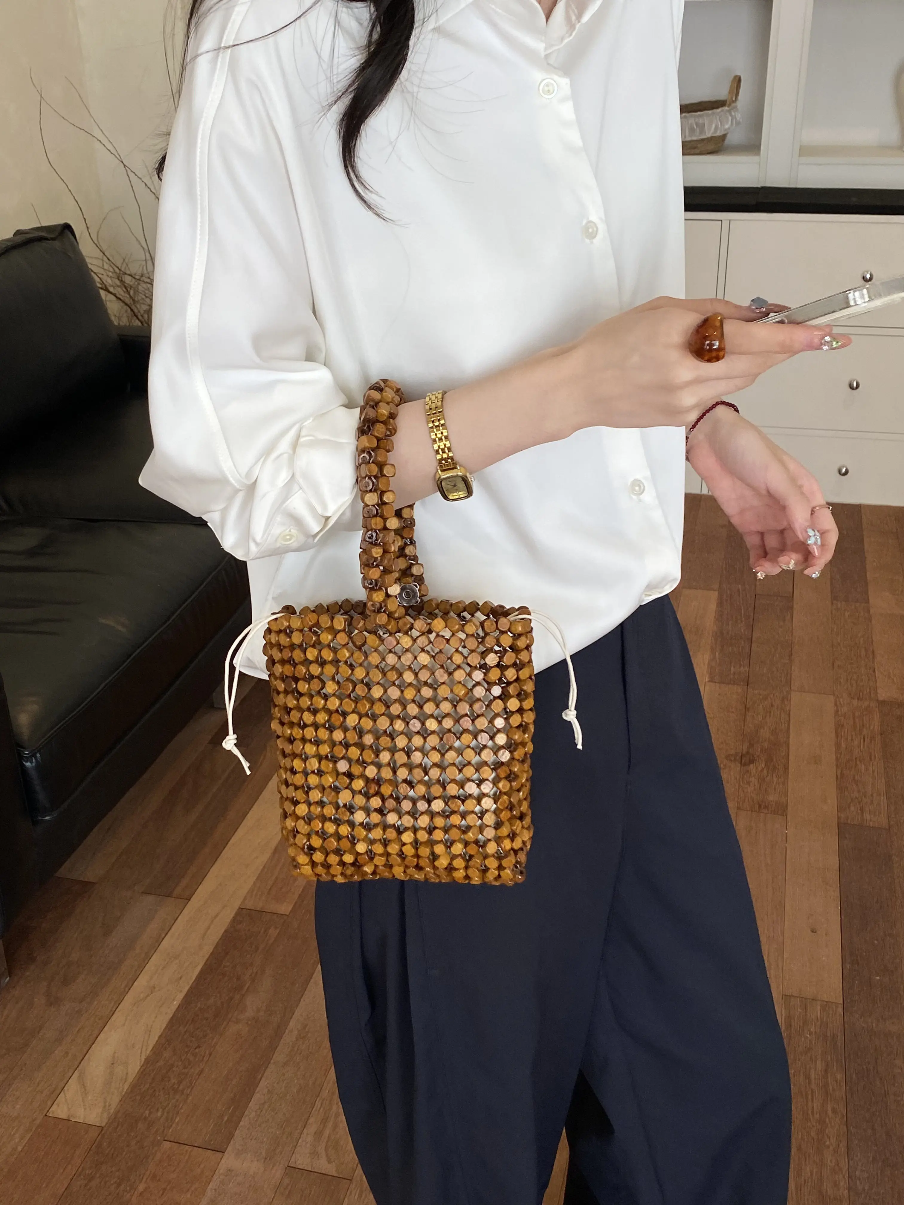 

New Chinese Style Wooden Bead Woven Bag 2026 New High-End Exquisite Bead Handbag Fashionable Casual Women's Small Handbag