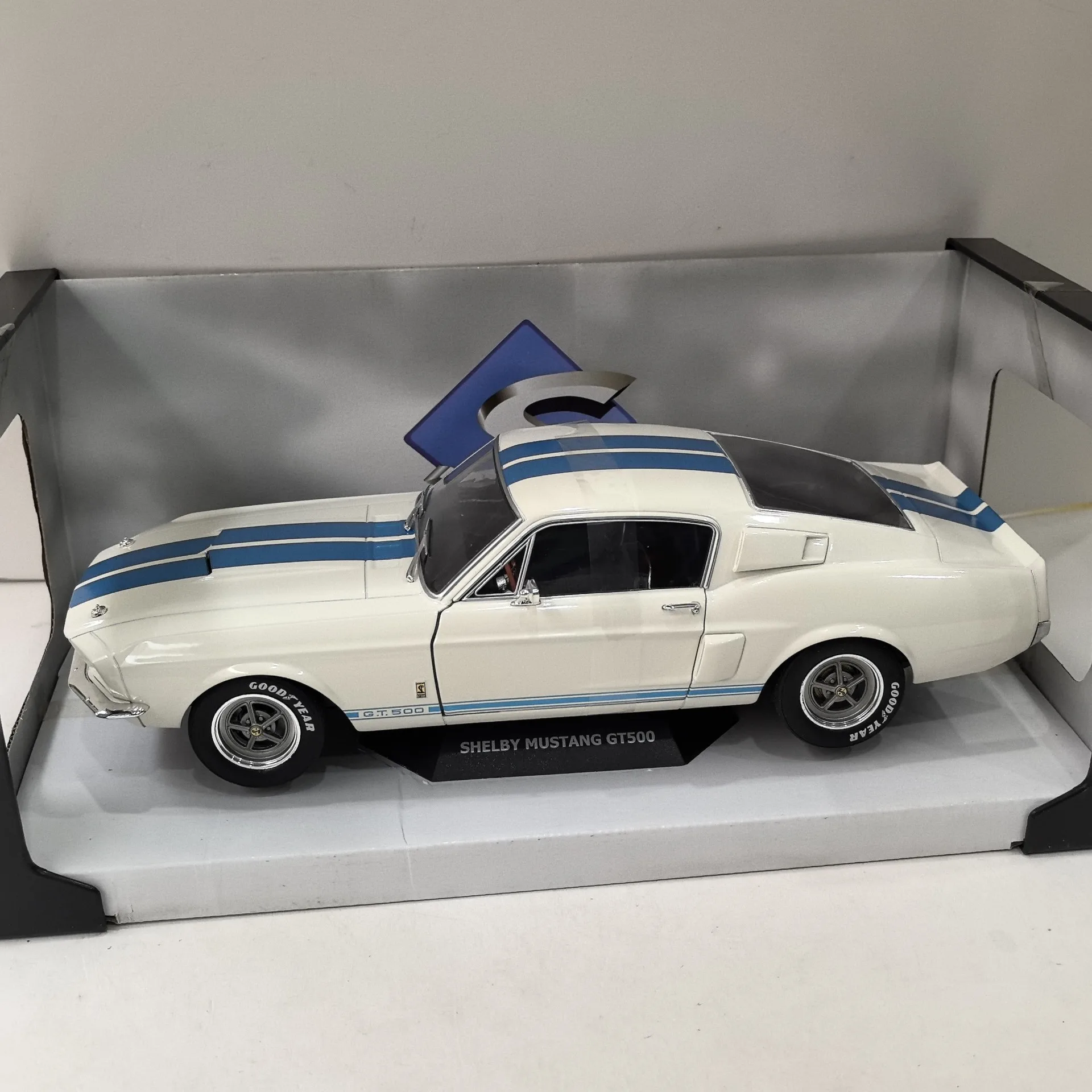 Modèle de voiture en alliage moulé sous pression, échelle 1/18 FORD SHELBY GT500 x7V6, jouet de collection, cadeau, affichage Souvenir, ornement