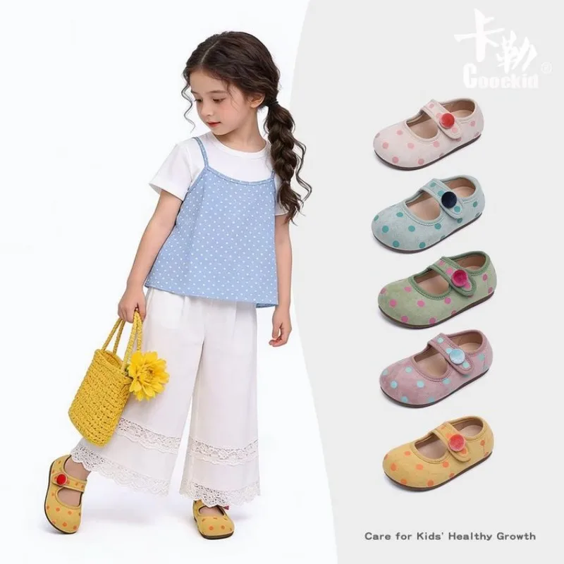 

Детские туфли для девочек, милые, конфетных цветов, весенние, повседневные, с круглым носком, новинка 2026 года, доступны в различных цветах на выбор.