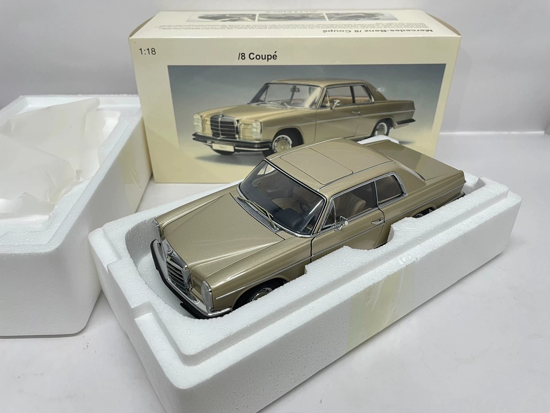 

Autoart 1:18 280C Coupe Champagne Simulation Limited Edition All Open Alloy Metal Static Car Model Toy Gift