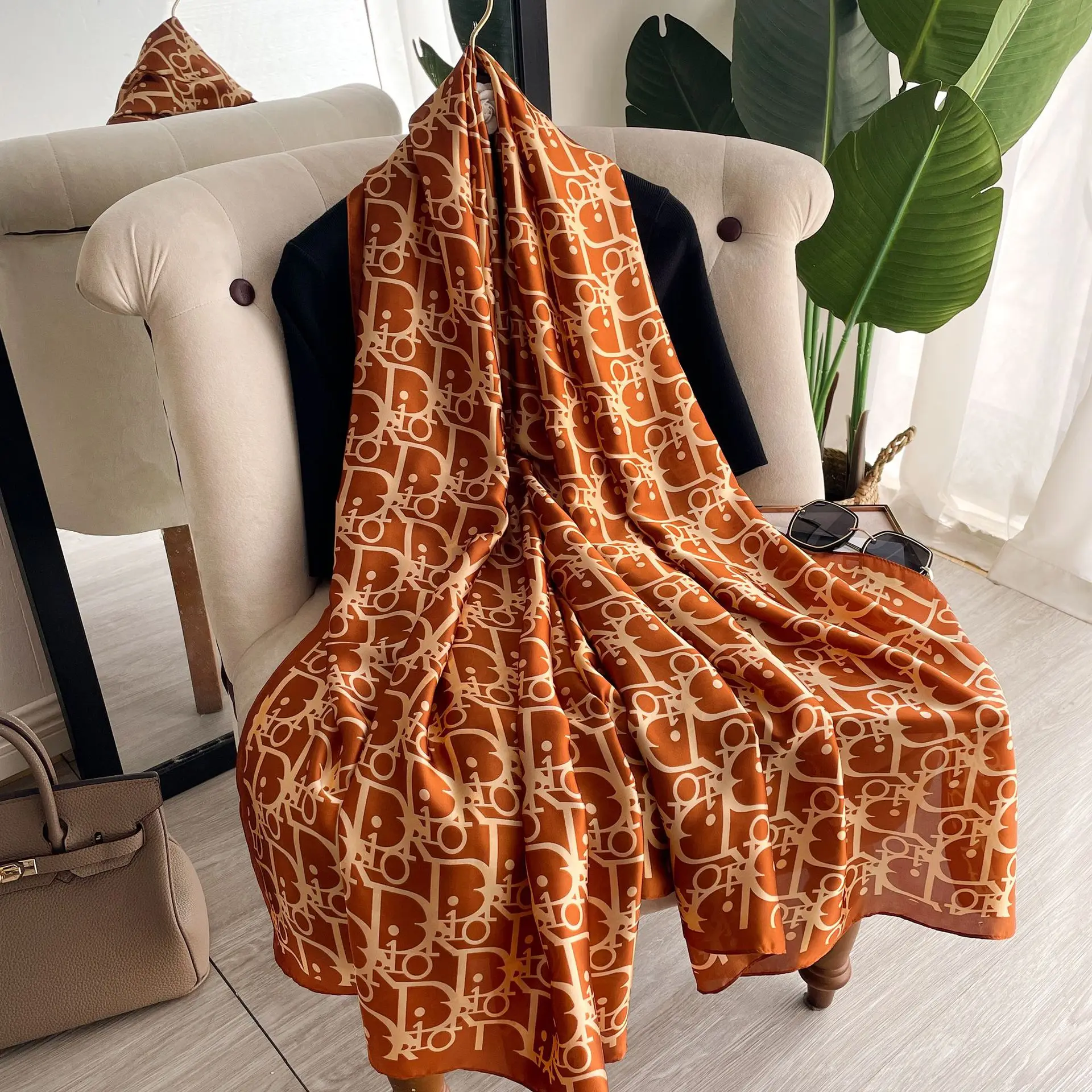 

1 Pcs 180x90cm Korean Spring and Autumn New Fashion letter imitation silk scarf, dual-purpose air conditioner shawl, beach towel