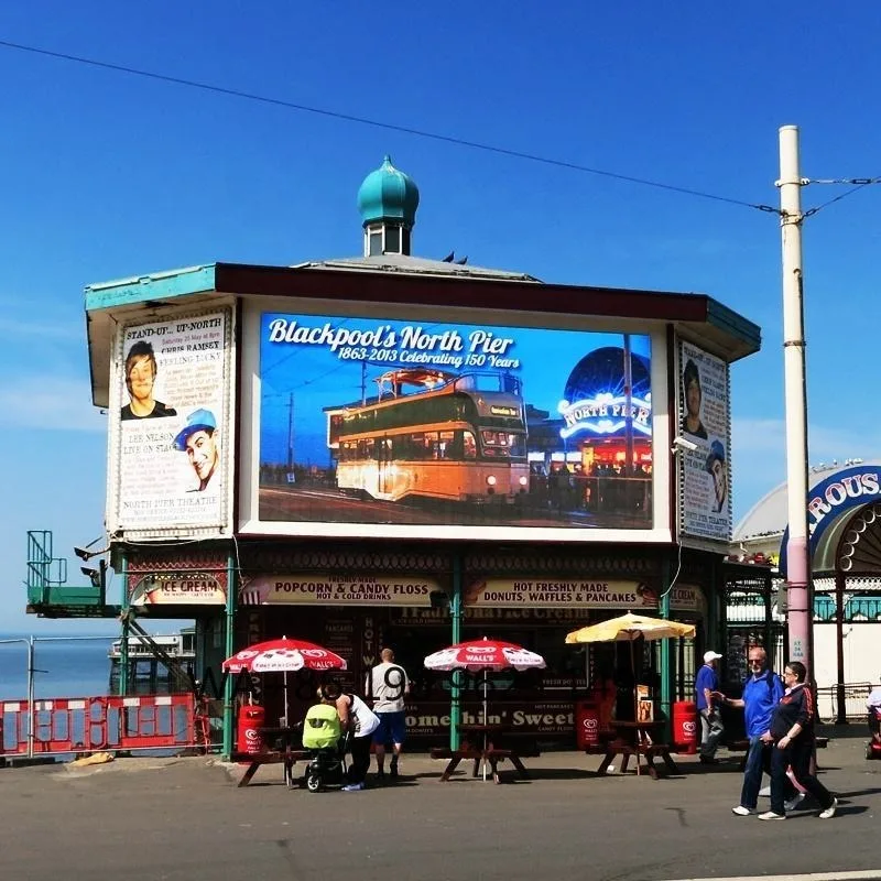 10mx3m P6.25 IP65 Hot Swap Outdoor LED Video Wall Fixed Billboard for Shopping Event Advertising
