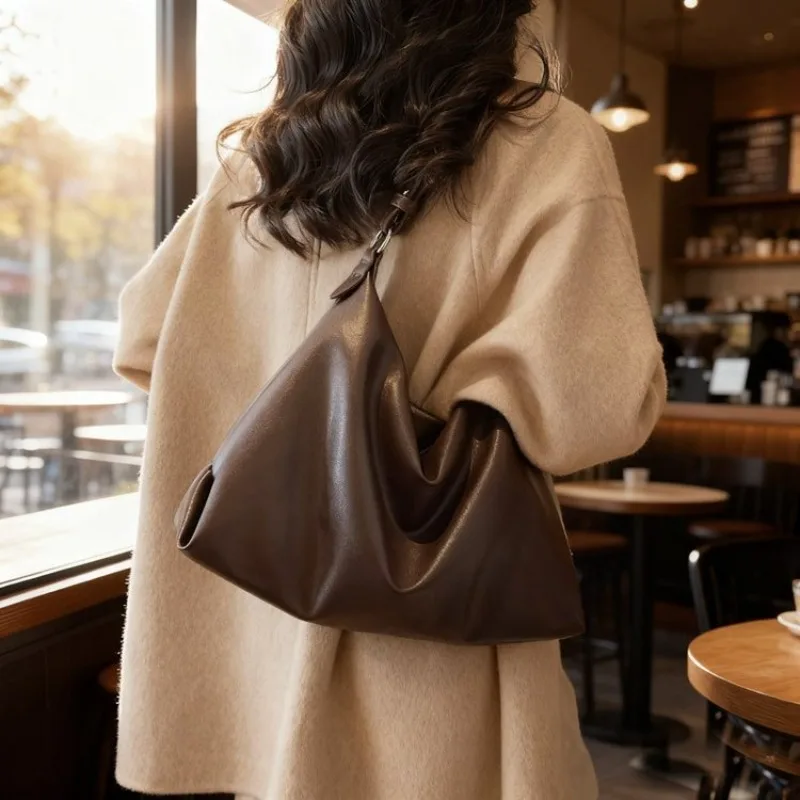 

Chic Glamorous Crossbody Bag Office Daily Work Business Event Commuting Female Exquisite Sleek Versatile Sophisticated
