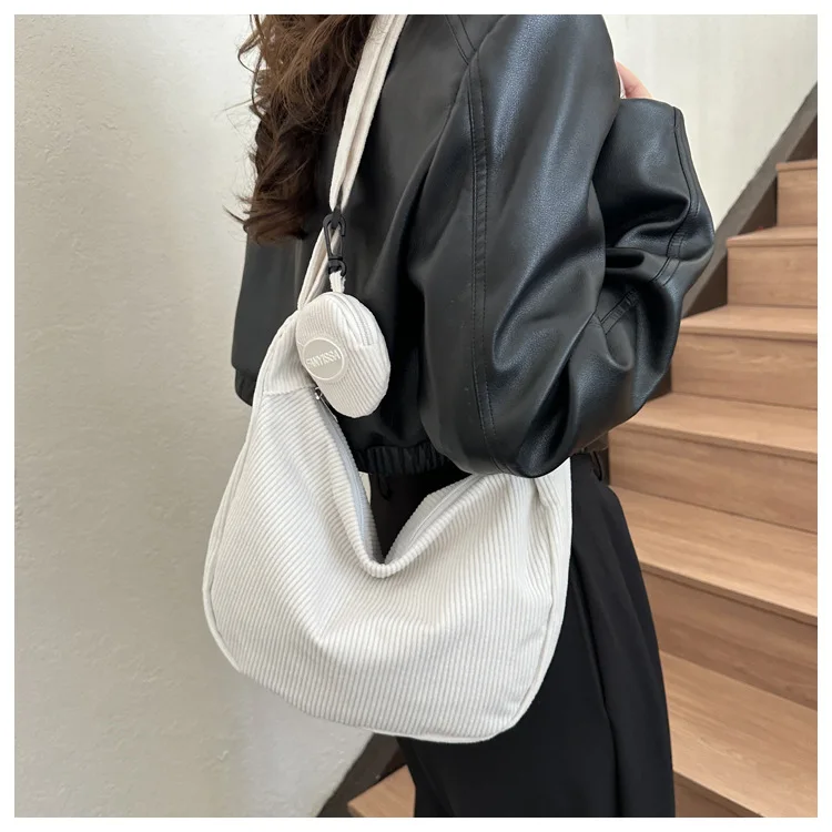 2026 Neue Schultertasche für Damen, Ins-Stil, Japanischer Cord, für Studenten und Pendler, Vielseitige Große Umhängetasche – Detail 4