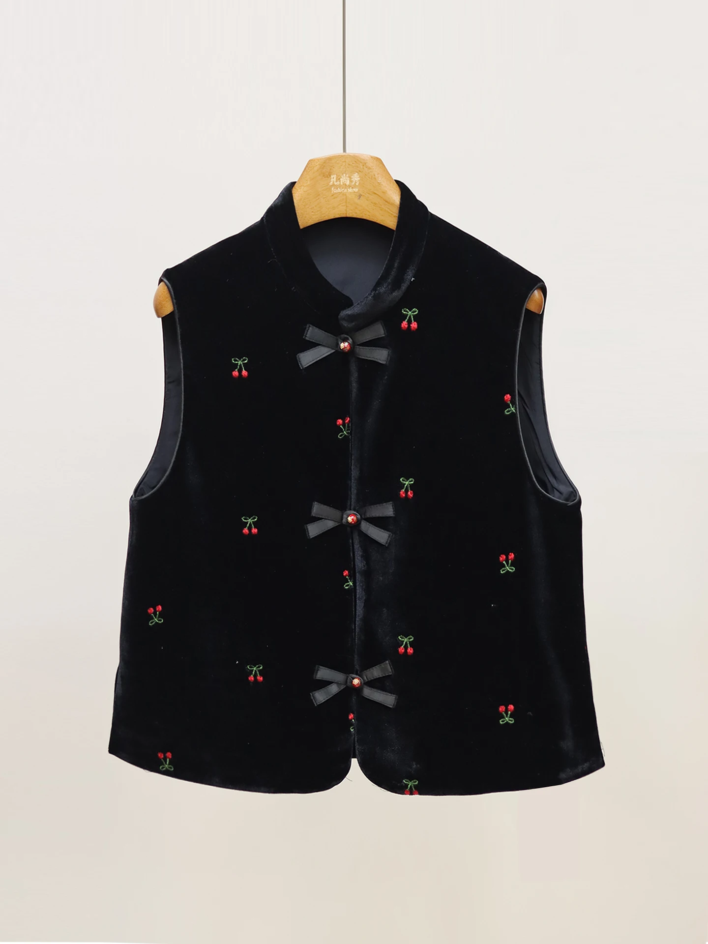 

Женский бархатный жилет Young Sle Bla, весна 2026, для многослойных образов, на пуговицах спереди, повседневный, в китайском национальном стиле