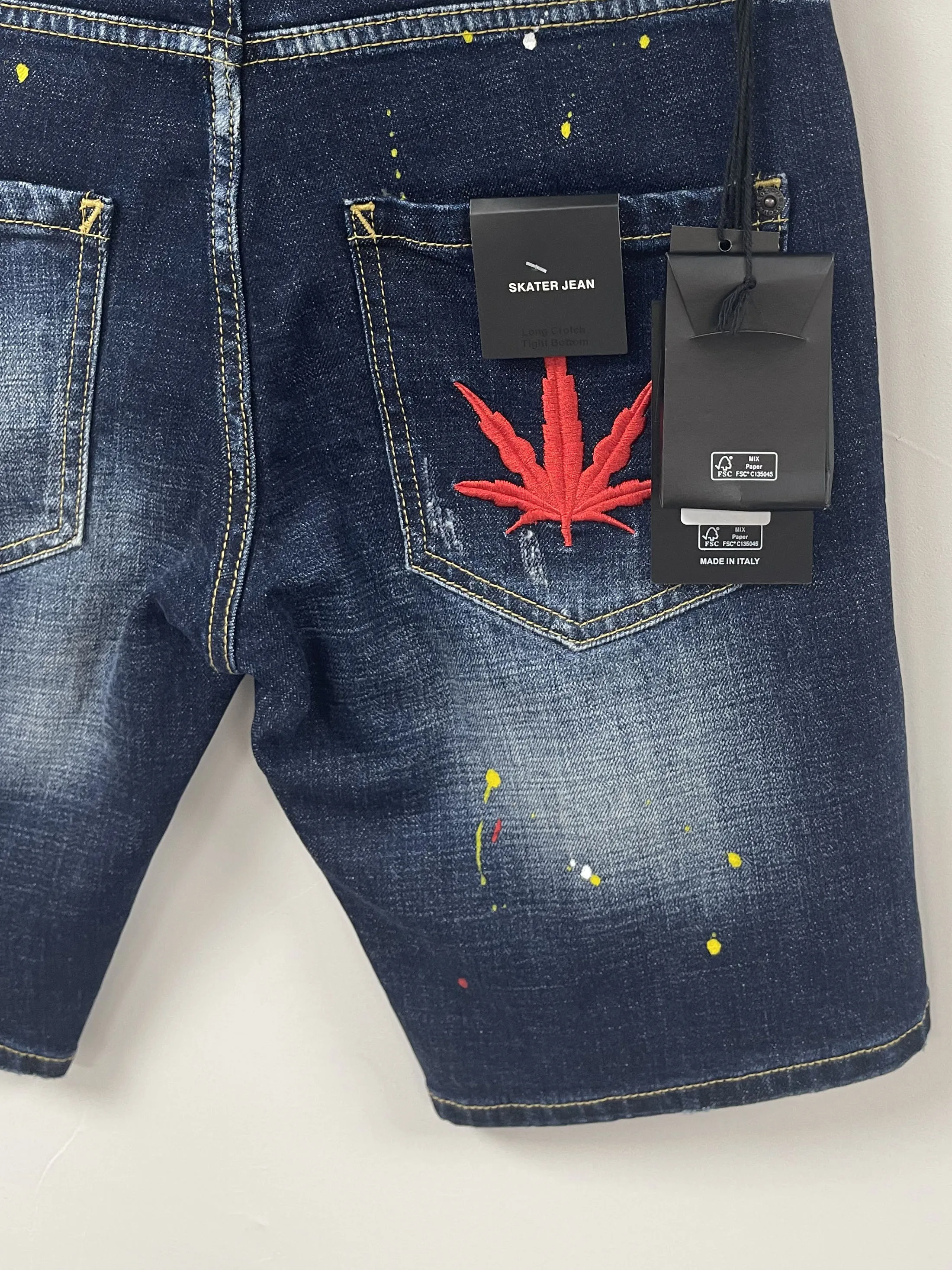 2024 Spring/Summer D2 Jeans Trendy Men's Water Washed Patched Zipper Slim Fit Micro Elastic Black Denim Shorts for Men