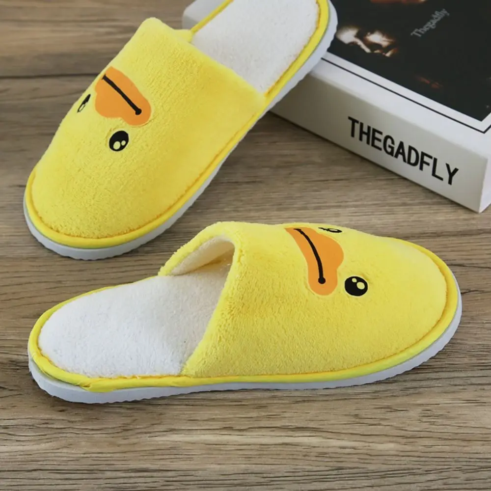 Zapatillas desechables de pato amarillo para niños, pantuflas de Hotel informales de dibujos animados, cómodas, talla única