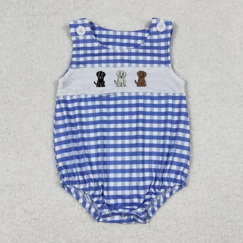 x1217-sr1048-macacao-de-bebe-menino-de-alta-qualidade-com-tres-cachorrinhos-bordados-em-colete-xadrez-azul-e-branco